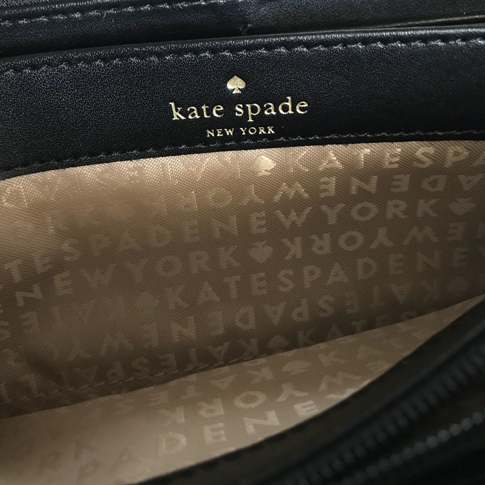 Kate Spade Zip Wallet - Picture 4 of 4